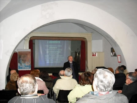 Gentile_spiega_la_lezione