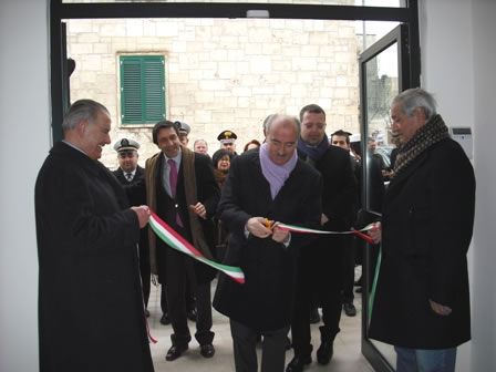 liuzzi_inaugura_la_caserma