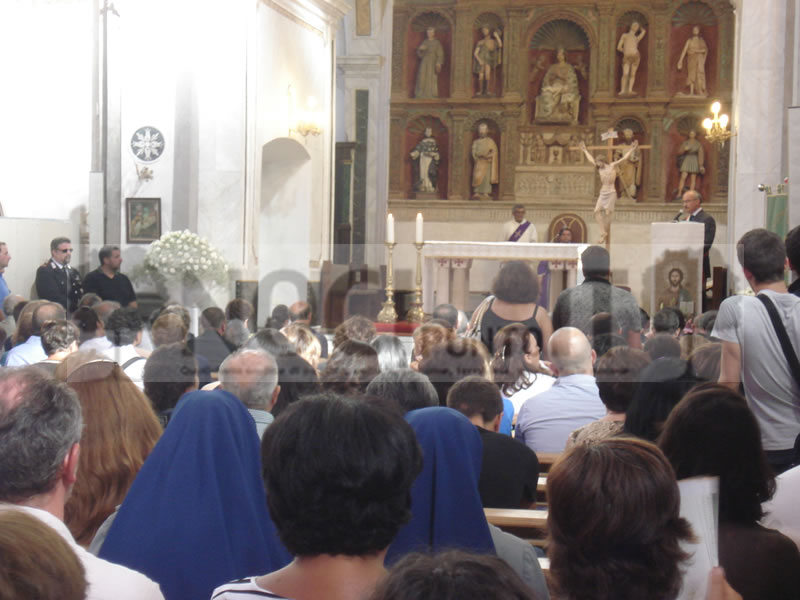 cronaca-funerale-2-ass-Pietro-Argenta