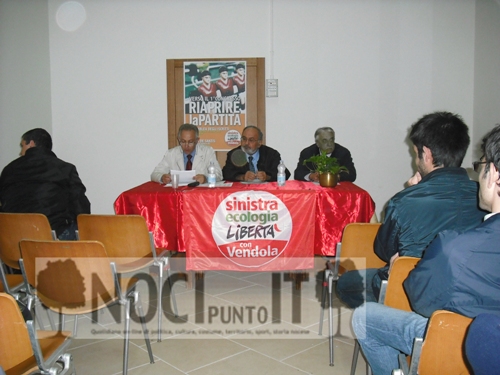 politica-saletta_con_relatori_sel