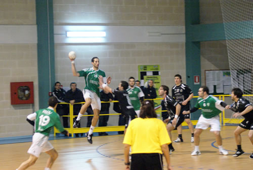 pallamano-intini-azione