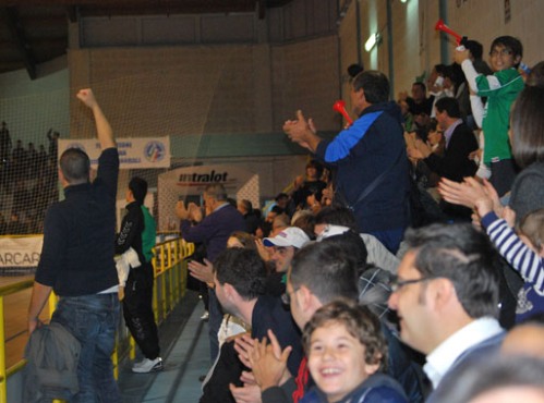 pallamano_noci-pubblico