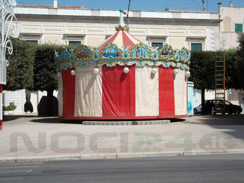 09-03-giostrina_piazza_garibaldi