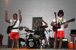 08-02-I_the_bitter_end_durante_i_festeggiamenti-