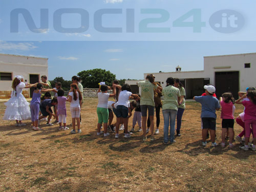 08-07-giochi_bimbi_aula_verde