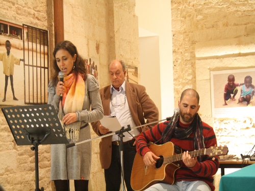 10-25_Gli_attori_e_il_cantante
