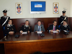 03-23-conferenza-stampa-taranto