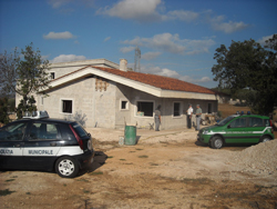 10-25-casa-abusiva-putignano