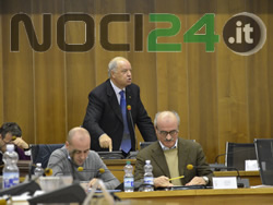 11-29-notarnicola-vota-bersani-0
