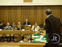 11-29-notarnicola-vota-bersani-1