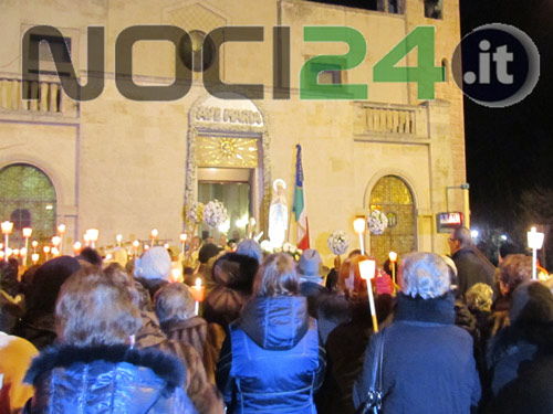 02-13-devoti-madonna-di-lourdes