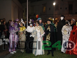 02-21lemascheresipresentano