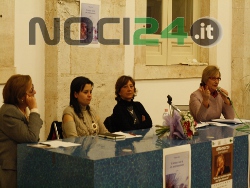 03-22Iltempononèunaspirapolvere