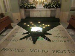 04-07-altare-chiesa-cappuccini