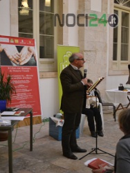 04-24Upastàr