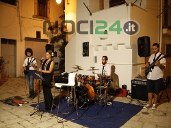 08-24sevenlightband