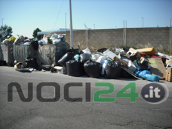 06-21-rifiuti-contenitori
