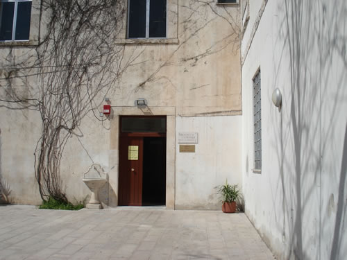 sede-biblioteca-noci-01