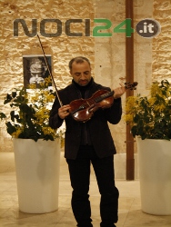 02-10amatulliviolino