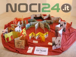 08-04esposizioneaterra