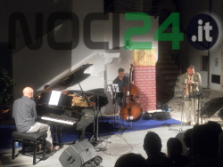 08-25 largo al suono