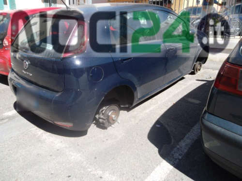 09-12-auto-senza-ruote-4