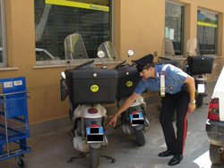04-05-moto-poste