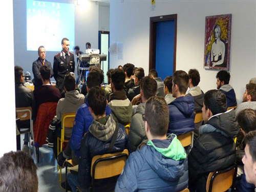 http://www.noci24.it/images/stories/2014/02-cronaca/11-28-cc-vivilastrada-altamura.jpg