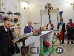12 16 sindaco parroco