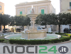03-21-fontana-piazza
