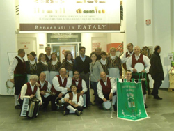 04-03-gruppo-folk-eataly
