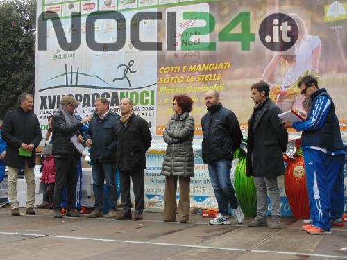 04-04 spaccanoci 3