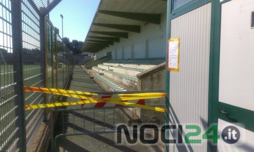 04-19-tribuna-De-Luca-Resta
