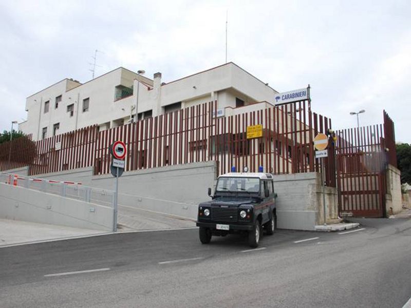01 08La Stazione Carabinieri di Noci