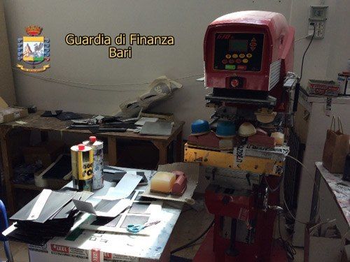 03 25 macchinario contraffazione marchi