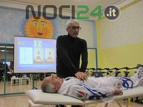 02 21 bls manovra massaggio