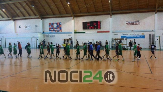 04 12 Crotone Noci