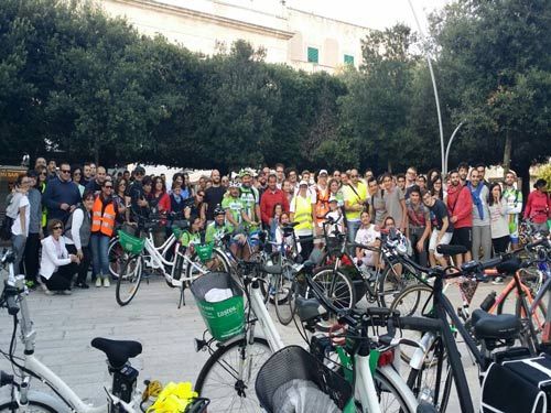 07 03 nocinbici sottolestelle piazza