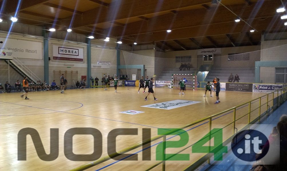 Pallamano,Noci,