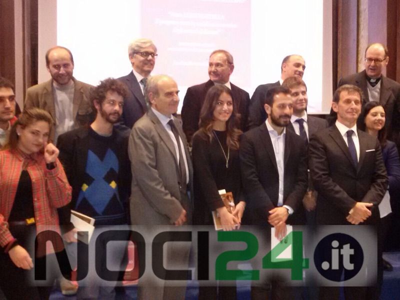 12 08 premiazione