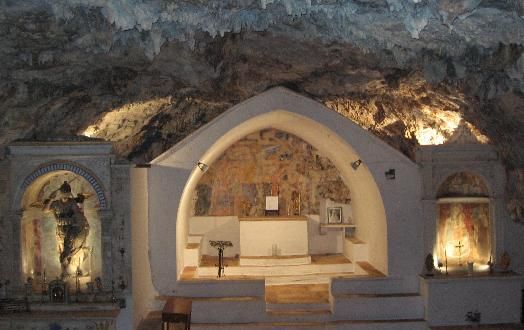 grotta san michele monte laureto