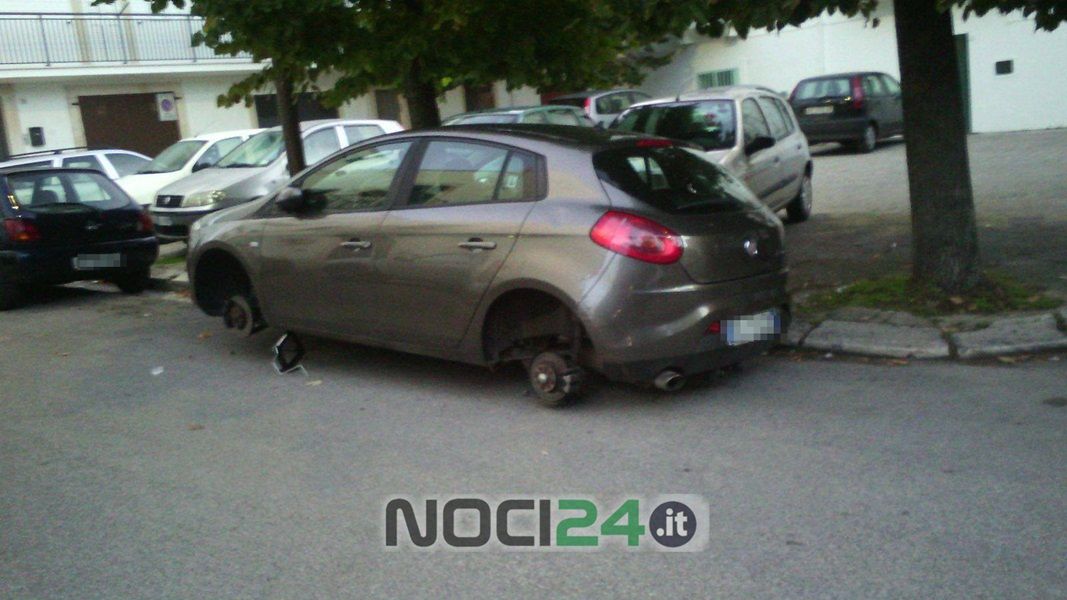 09 20 furto auto 1