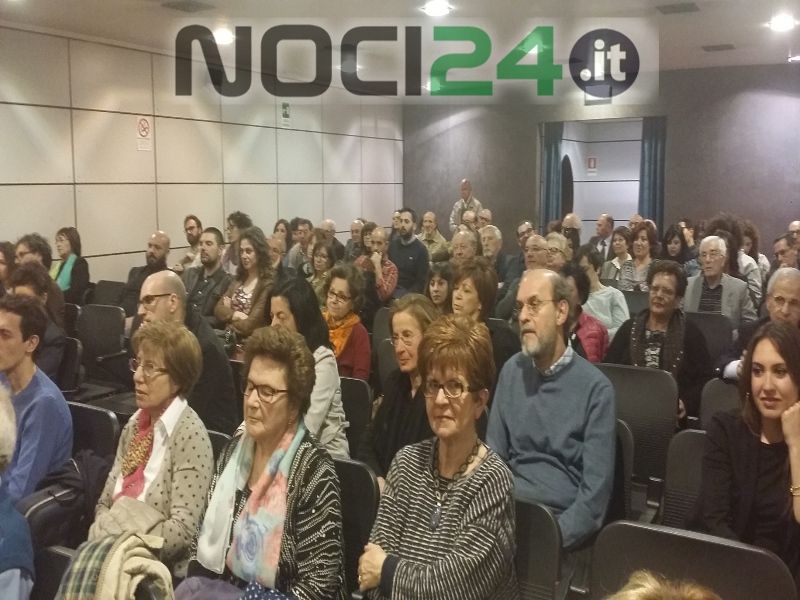 04 18pubblicodialetto