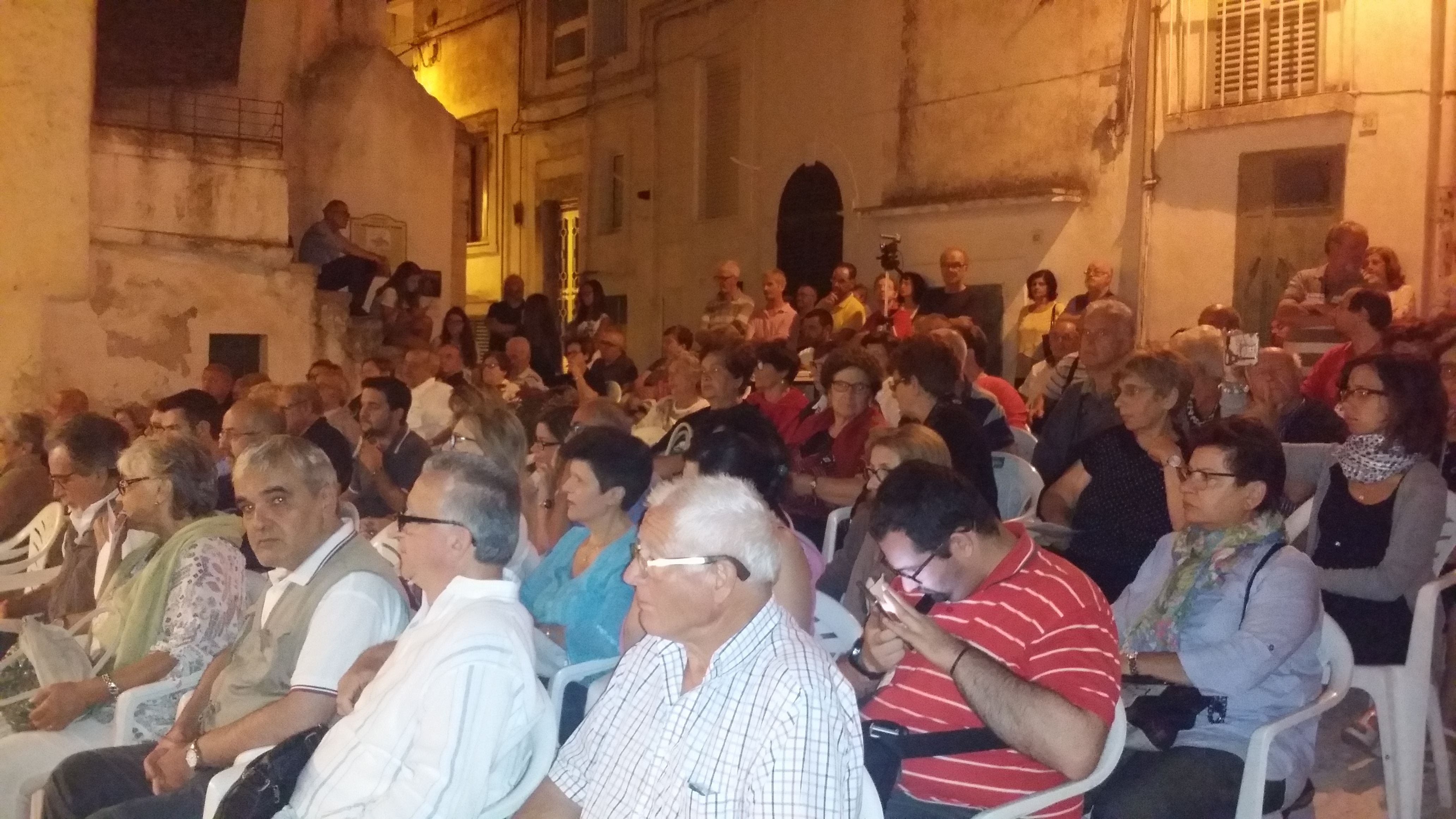08 11pubblico