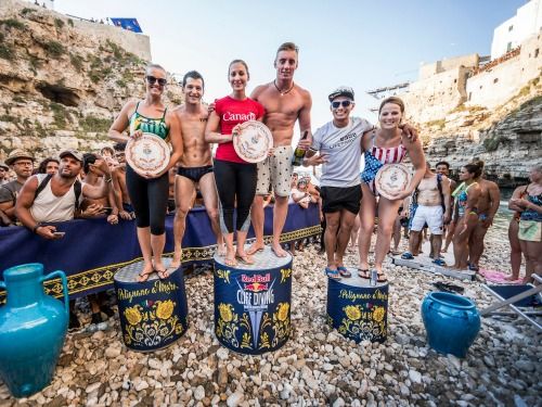 28 08 podio red bull cliff diving a polignano