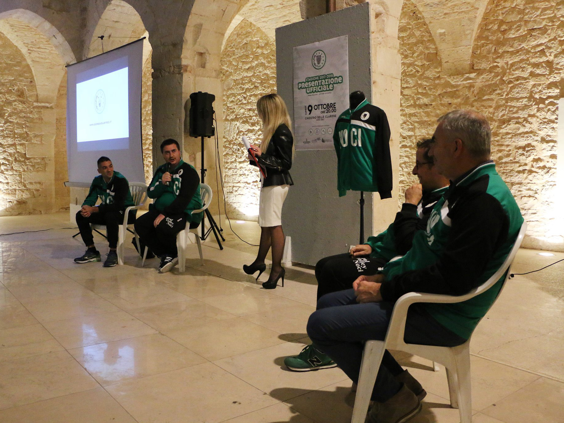 10 13 presentazione real volley noci