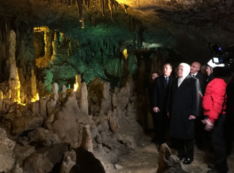 01 25mattarella nelle grotte di castellana