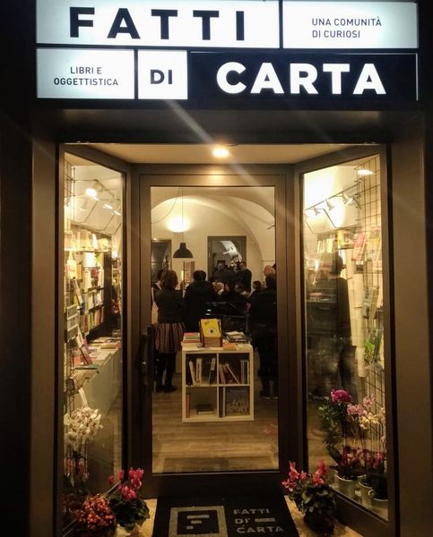 04 14 libreria fatti di carta non riapriamo al pubblico