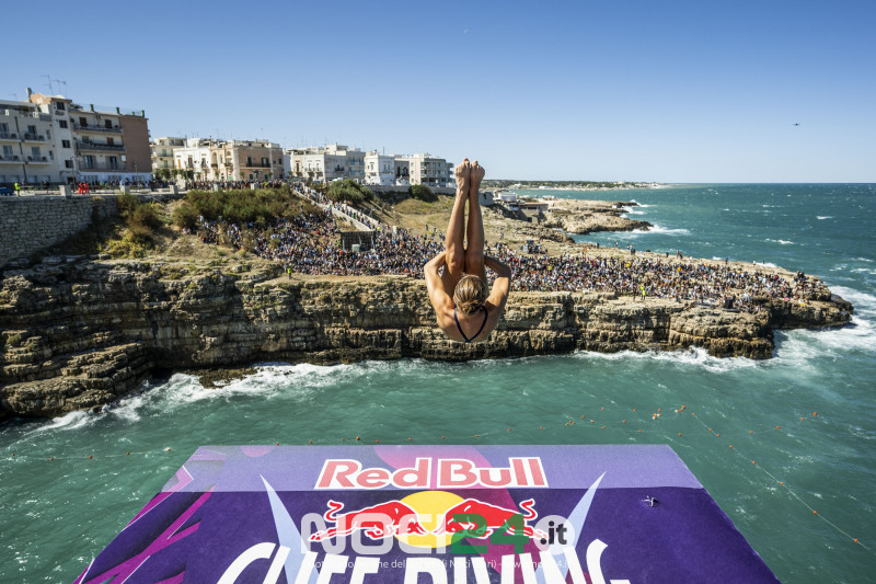 09 19 Red Bull Cliff Diving World Series 2022 Stop 7 Polignano a Mare Italy Elisa Cosetti Credit Red Bull Content Pool