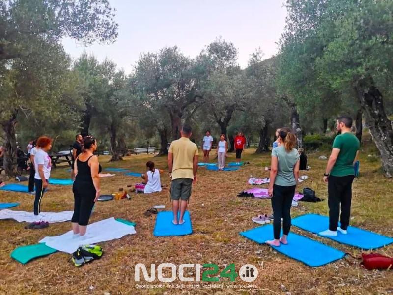 04 30 Yoga nelloliveta